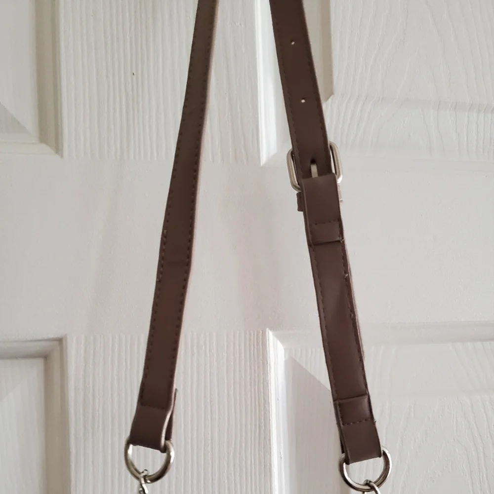 Badgley Mischka Camera bag with slip pocket in Taupe Vegan Leather